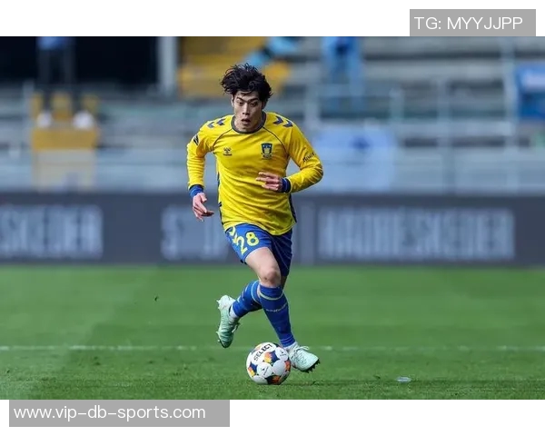 德天空报道多特蒙德关注17岁克鲁塞罗后卫普拉斯特和河床前锋梅萨